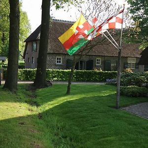 Bed and Breakfast Erfgoed&Logies Den Heijkant Moergestel Exterior photo