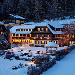 Seehotel Enzian Weissensee Exterior photo