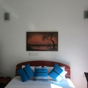 Hotel Serene View Tourist Rest Anuradhapura Exterior photo