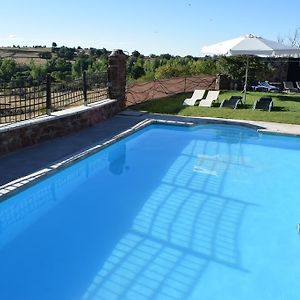 Villa Casa Rural La Yedra Palazuelos de la Sierra Exterior photo