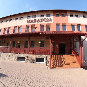 Hotel Maraton Lubenia Exterior photo