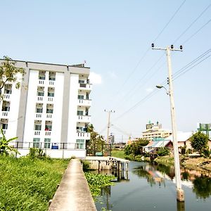 At Ease Residence Suvarnabhumi Bang Phli Exterior photo