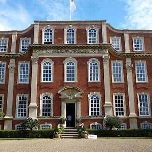 Hotel Chicheley Hall Exterior photo