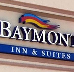 Hotel Baymont By Wyndham Marshalltown Exterior photo