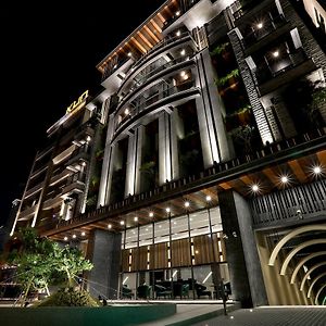 Hotel Kun Tour Taichung Exterior photo