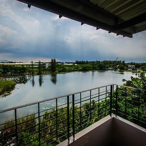 Hotel Na Siri Lake View Samut Prakan Exterior photo