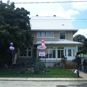 10Th Avenue Guest House & Suites Hanover Exterior photo