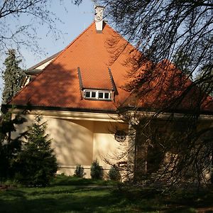 Hotel Vila Haj Usov Exterior photo