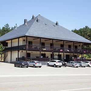 Hotel Complejo O Pineiral A Fonsagrada Exterior photo