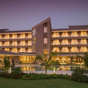 Kabir Hotel & Spa Vadodara Exterior photo