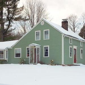 Truman Gillet House B & B Granby Exterior photo