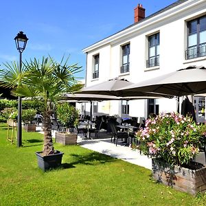 Hotel Auberge Du Château Bleu Tremblay-en-France Exterior photo