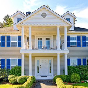 Bed and Breakfast Belle Maison Aupres De La Mer Sidney Exterior photo