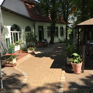 Hotel Bergschlößchen Jüterbog Exterior photo