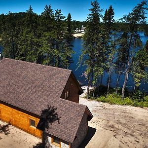 Les Chalets du Lac Serein  Saint Ludger de Milot Exterior photo