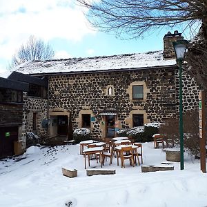 Hotel Vvf Haute Loire Saint-Julien-Chapteuil Exterior photo