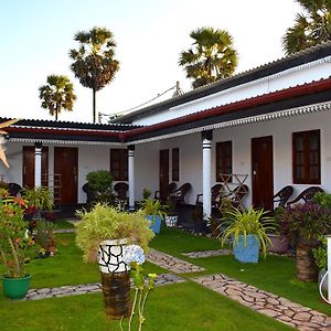 Hotel Angel Inn Beach Trincomalee Exterior photo