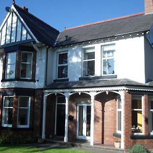 Bed and Breakfast The Hive At 52 Northwich Exterior photo