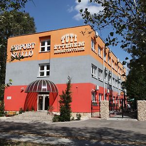 Hotel Airport Szallo Tokol Exterior photo