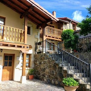 Gasthaus Viviendas Rurales Aldea De Dosamantes Pesaguero-La Parte Exterior photo