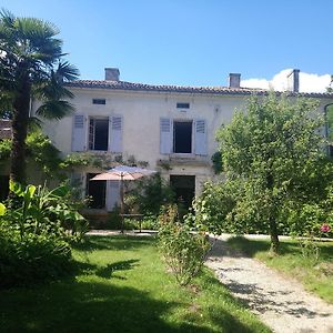 Bed and Breakfast Domaine De Puytirel Champagne-et-Fontaine Exterior photo