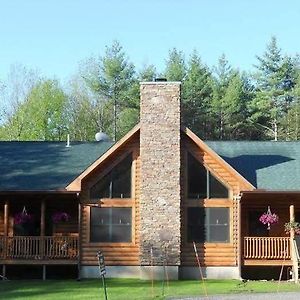 The Log Cabin Bed & Breakfast (Adults Only) Leyden Exterior photo