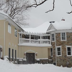 Hotel Stone Manor Vineyard & Orchard Bed & Breakfast Lovettsville Exterior photo