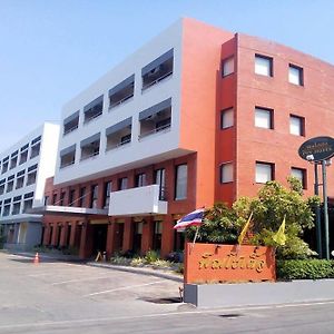 Pin Hotel Lampang Exterior photo