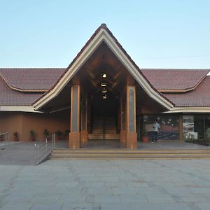 Palm Green Club Resort Jetalpur Exterior photo