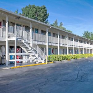 Motel 6-Bishop, CA Exterior photo