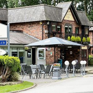 Fairways Lodge&Leisure Club Manchester Exterior photo