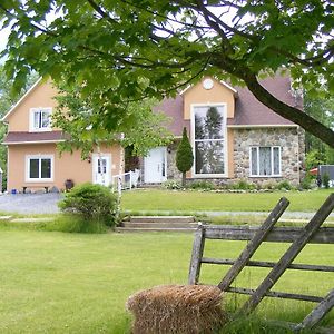 Bed and Breakfast Gite L'Antre D'Eux Sherbrooke Exterior photo