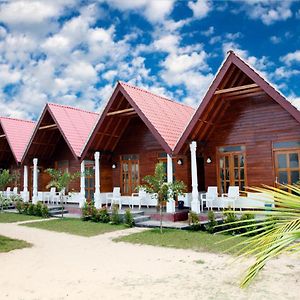 Elegant Green Beach Resort Trincomalee Exterior photo