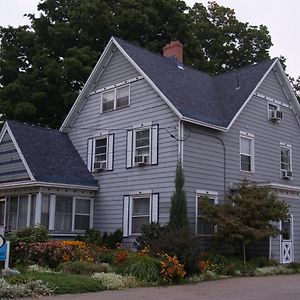 Bed and Breakfast Four Creeks Bed&Breakfast Fairview  Exterior photo