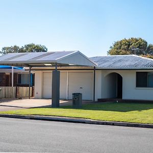 Villa Michael Street 39, Golden Beach Caloundra Exterior photo