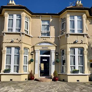 Britannia Inn Hotel Ilford Exterior photo