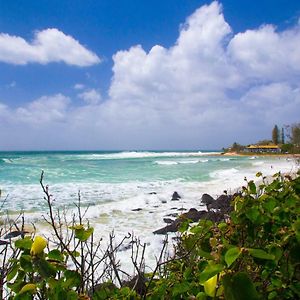 Hotel Rainbow Bay Beachhouse Coolangatta Exterior photo