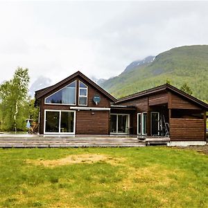 Villa Riverside Hornindal Exterior photo