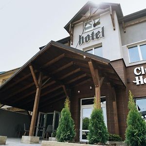 Hotel Clubhouse Iwano-Frankiwsk Exterior photo