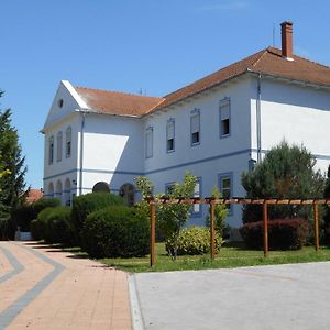 Bed and Breakfast Fabianics Kastely Misefa Exterior photo