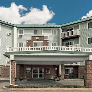 Hotel Baymont By Wyndham Essex Burlington Area Exterior photo