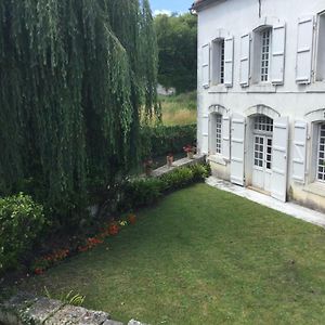 Bed and Breakfast La Maison Du Pont La Rochebeaucourt-et-Argentine Exterior photo