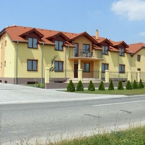 Hotel Aquasleep II Veľký Meder Exterior photo