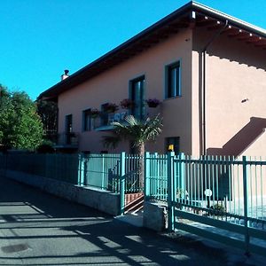 Villa Ormeni Cardano Al Campo Exterior photo