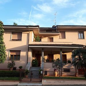 Hotel Il Focolare Di Franco E Fiorina Vicopisano Exterior photo