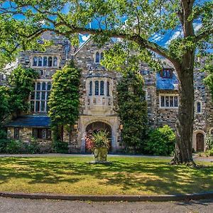 Bed and Breakfast The Castle At Skylands Manor Ringwood Exterior photo