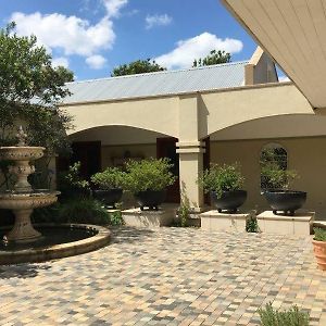 Ferienwohnung The Courtyard At La Loggia Nottingham Road Exterior photo