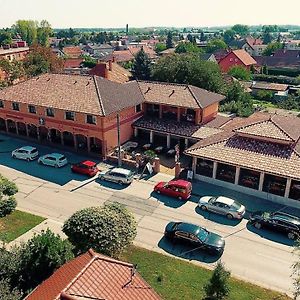 Hotel Corvin Pension And Restaurant Veľký Meder Exterior photo