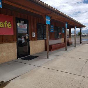 Motel Butch Cassidy'S Hideout Circleville Exterior photo