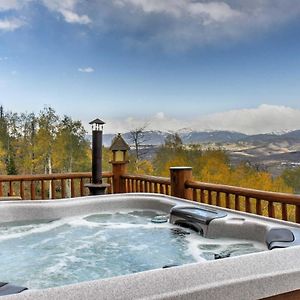 Villa Secluded Granby Cabin With Mountain Views And Hot Tub Exterior photo